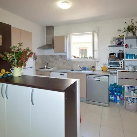 1 Bedroom Stunning In *